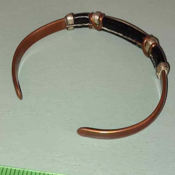 Academia Vintage Copper and Leather Bracelet Cuff Style Metal Adjustable Size - Picture 4 of 5
